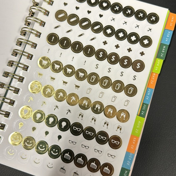 Brand new Paper Source 2024 Planner - Picture 5 of 9